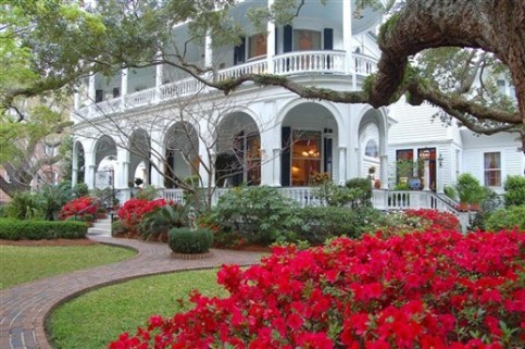 charleston-lodging-twomeetingstreetinn