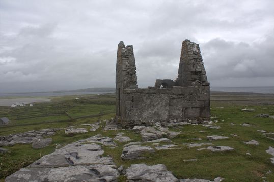 800px-Dun_Eochla_Interior