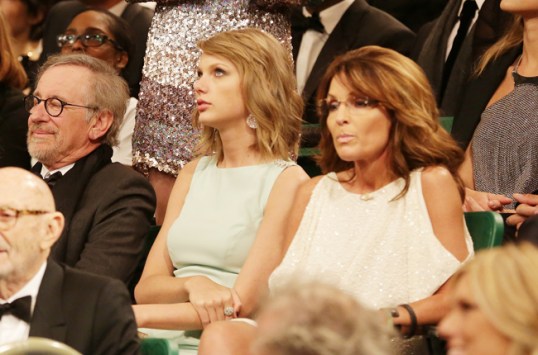 Spielberg, Swift, and Palin.The only place this photo could possibly have happened. 