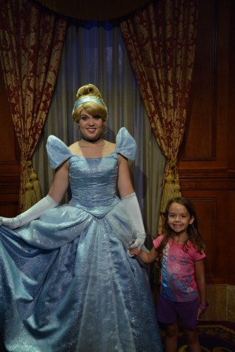 Magic_Kingdom_Park_Cinderella n Skye