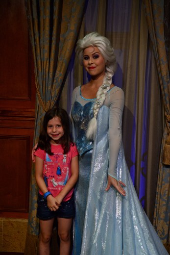 Magic_Kingdom_Park_D Elsa and Anna